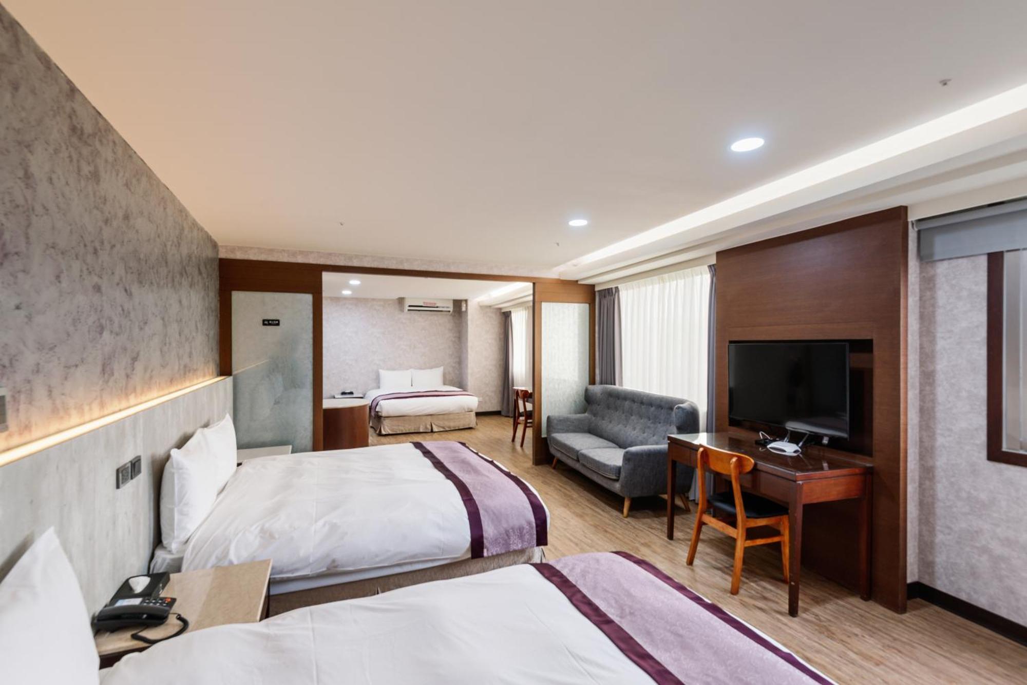 Mercury Hotel Taichung Bagian luar foto